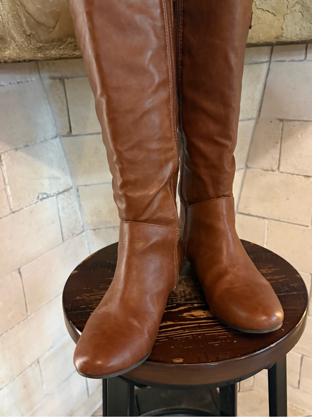 Classic Tall Brown Leather Women's Riding Boots Kitten Heel Zip Close Sz 7